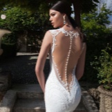 Váy cưới hở lưng từ Berta Bridal