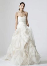 ชุดแต่งงาน tulle จาก Vera Wong
