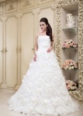 Váy cưới lộng lẫy của Yusupova Couture