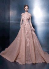ชุดราตรี A-line พร้อมดอกไม้ปัก