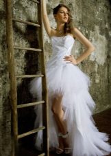 Wedding dress short with ruffles on the train