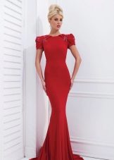 Tony Bowls ชุดราตรีสีแดง