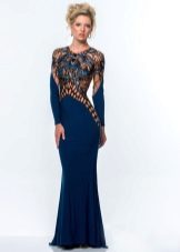 ชุดราตรีจาก Terani Couture ประดับด้วยลูกไม้
