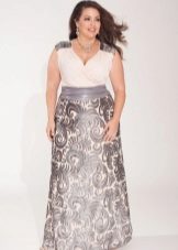 Evening dress for the full with large pattern