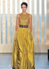 Gabi damit mula sa Jenny Packham dilaw luntiang