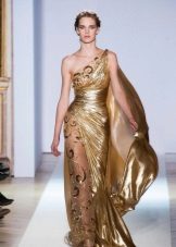 ชุดราตรีจาก Zuhair Murad ในสไตล์กรีก