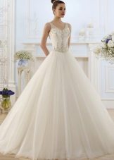 ชุดแต่งงานพร้อมรัดตัวจากชุด ROMANCE จาก Naviblue Bridal