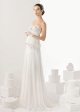 ชุดแต่งงานจาก Rose Klara 2014 โดยตรงกับการเย็บปักถักร้อย