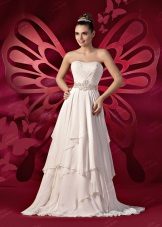 ชุดแต่งงานกับกระโปรงอสมมาตรจาก To Be Bride 2012