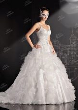 ชุดแต่งงานจาก To To Bride สุดหรูพร้อมจีบ