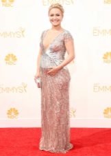 Bà bầu Hayden Panettiere - Váy Emmy 2015