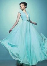 Váy cưới màu xanh ngọc