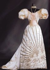 Vintage wedding dress in pink