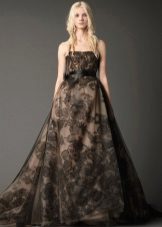 ชุดแต่งงานจาก Vera Wong จากชุดสีดำปี 2012