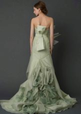 ชุดแต่งงานจาก Vera Wong จากคอลเลกชันสีเขียวปี 2012