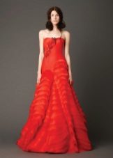 ชุดแต่งงานสีแดงโดย Vera Wong a-silhouette