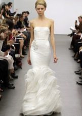 ชุดแต่งงานสีขาวจาก Vera Wong 2013 นางเงือก