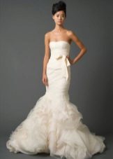 ชุดแต่งงานจาก Vera Wong จากชุด 2011 นางเงือก
