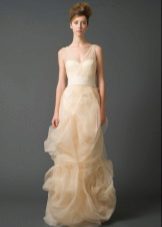 ชุดแต่งงานจาก Vera Wong จากชุดสีแชมเปญ 2011