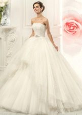 Váy cưới lộng lẫy màu trắng của Navizablea