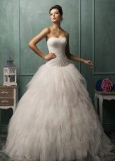 Wedding dress from Amelia Sposa with a multi-layered skirt