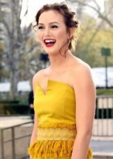 Makeup for a mustard dress