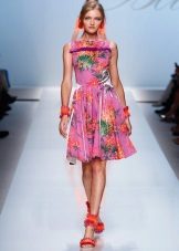 Shoes to color dress