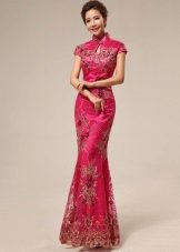 Áo dài màu hồng theo phong cách Trung Quốc