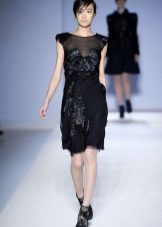 Cocktail dress na may mga skin insert