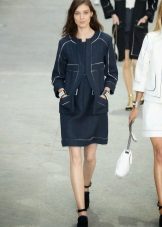 Blue simpleng damit mula sa Chanel