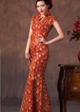 Váy đỏ phương Đông
