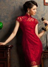 Váy đỏ phương Đông