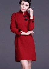 Váy đỏ phương Đông