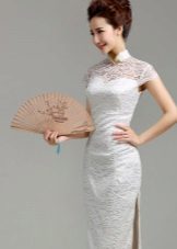 Quạt dưới váy theo phong cách phương Đông