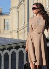 Sarado ang beige dress