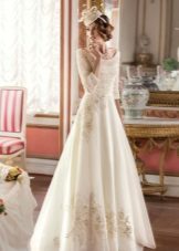A-silhouette wedding dress