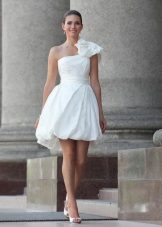 One-shoulder balloon dress