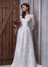 White guipure dress sa sahig