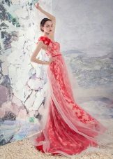 Red dress sa kasal mula sa guipure