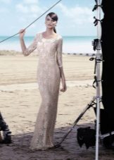 White lace dress sa sahig