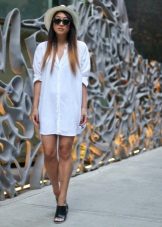 เสื้อเชิ้ตสีขาว