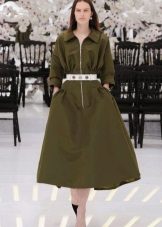 Váy đơn sắc theo phong cách kaki nơ mới