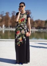 Đầm dài đen giản dị in hoa