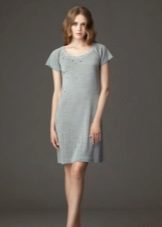 Maikling manggas jersey dress
