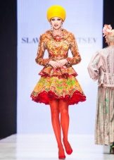 แต่งตัวจากผ้าพันคอ Pavloposadsky Zaitsev