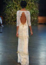 Dress with open back and short fitting sleeve
