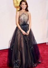 Long evening dress sa estilo ng 60s ng lace at organza