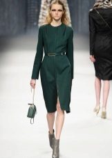 Gray shoes to green dress