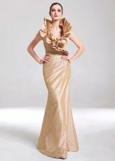 Đầm taffeta với cổ áo nguyên bản