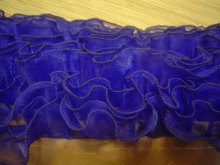 Ruffles สำเร็จรูปบนกระโปรง